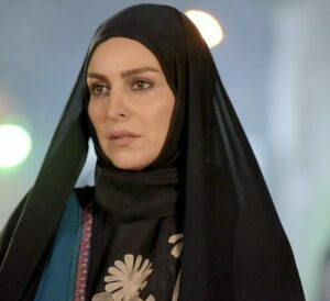 ماهچهره خلیلی با چادر و شال