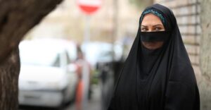 لعیا زنگنه با چادر و روبند در سریال برادرجان