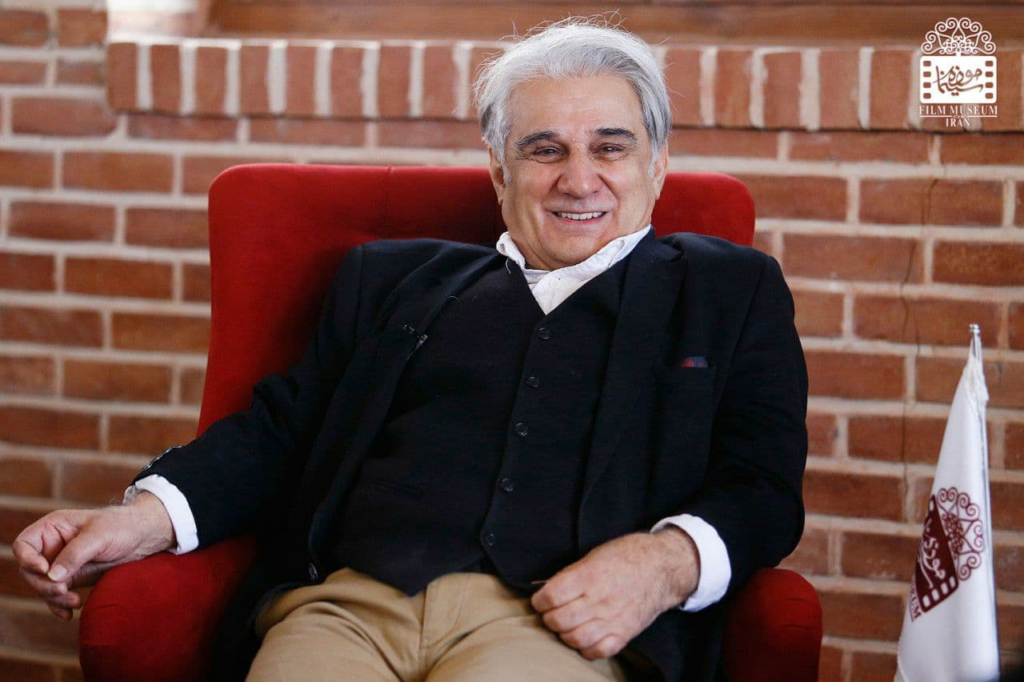 مهدی هاشمی با کت مشکی - بیوگرافی مهدی هاشمی