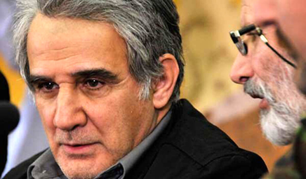 مهدی هاشمی با کت مشکی - بیوگرافی مهدی هاشمی